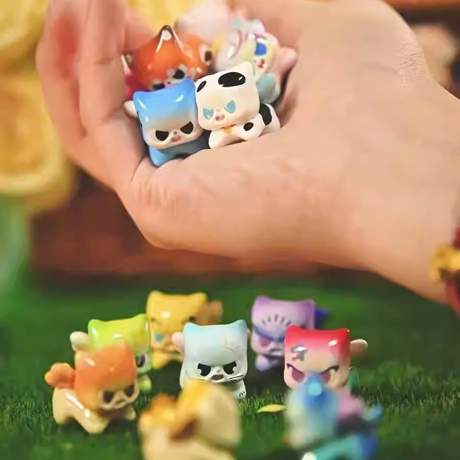 Cute Pitty On The Prowl Series Mini Beans Figures