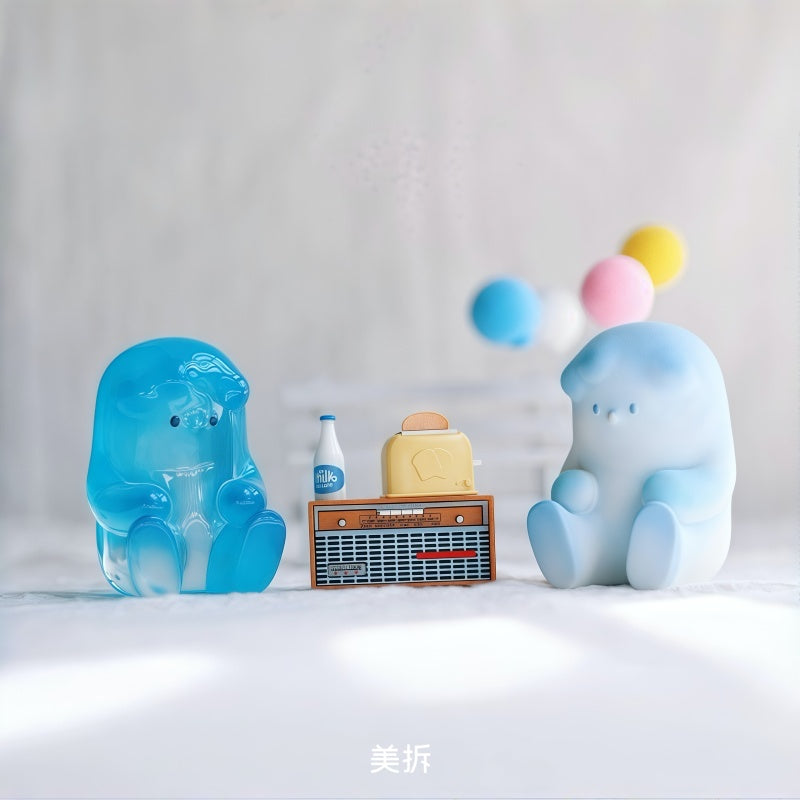 Fluffy Lili It's also very happy to be alone Series Figures