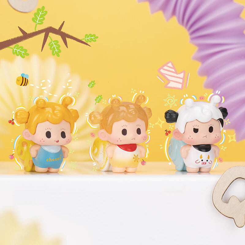 Soda Grumpy Snail Snailie Series Mini Beans Figures